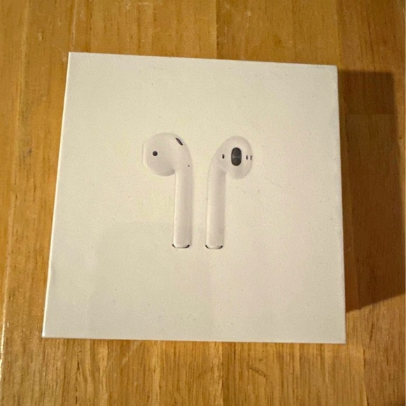 Apple AirPods in Classic White